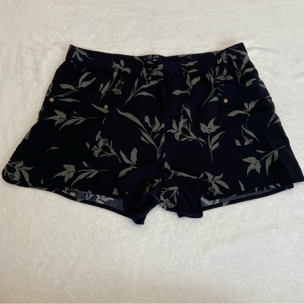 Gap Factory Outlet Floral Black and Green Loose Women's Shorts